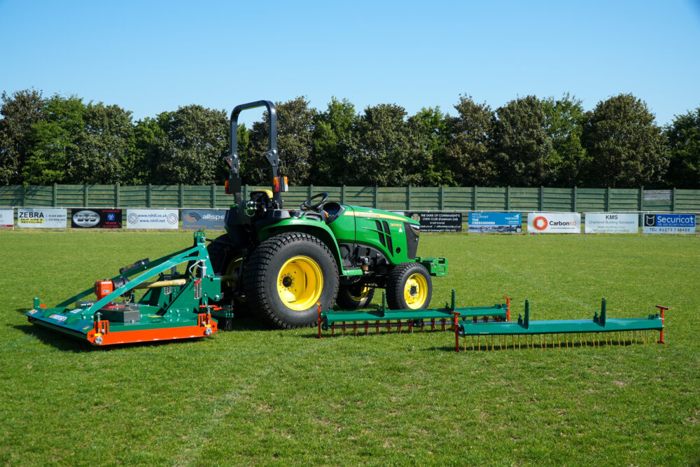 Wessex CRX-180-DR z systemem SuperTurf – profesjonalny zestaw do pielęgnacji murawy 5 w 1